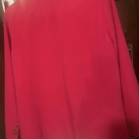 Gorgeous Suit in Vibrant Pink Suit. BRAND NEW WT- entire suit ! - Picture 5 of 16